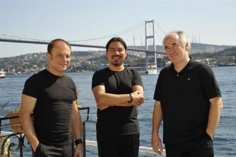 Arkas Trio?nun Mersin Çıkartması